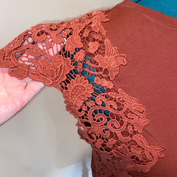 Express Lace Cap Sleeve Top - Picture 2 of 10